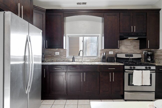 Photo - 2345 W 21st St Unit 2