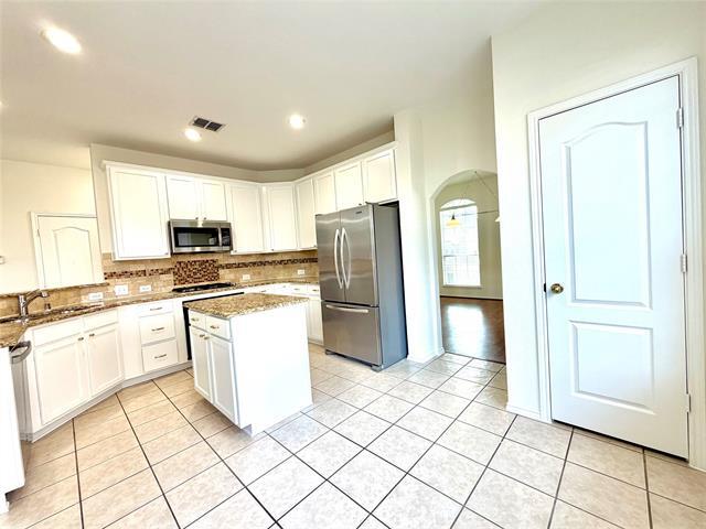 516 Hawken Dr
