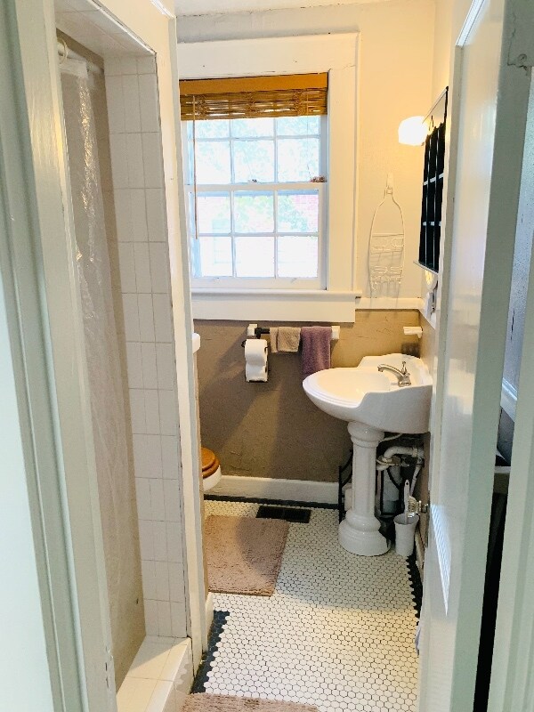 Photo - 1677 Government St Unidad 3