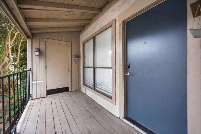 5711 Sugar Hill Dr Unit 32