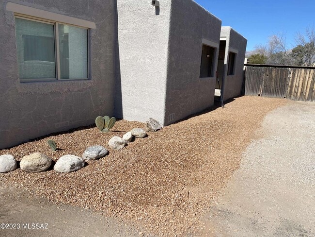 Photo - 3325 E Blacklidge Dr