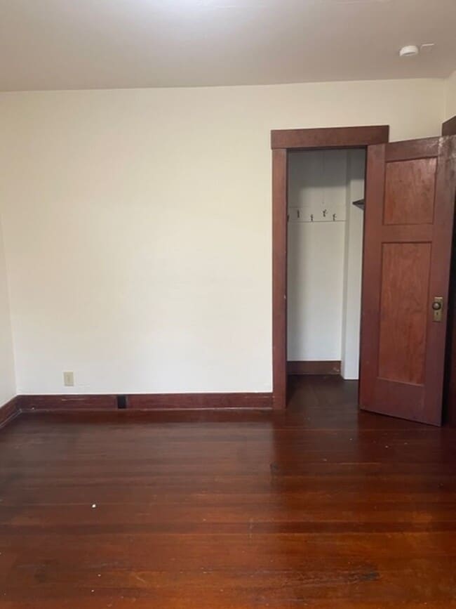 Photo - Spacious Craftsman Home