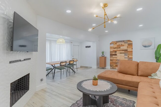 Photo - 1520 NE 16th Ave Unidad Main House