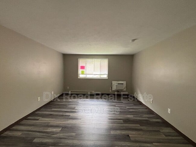 Photo - 739 Trumbull St