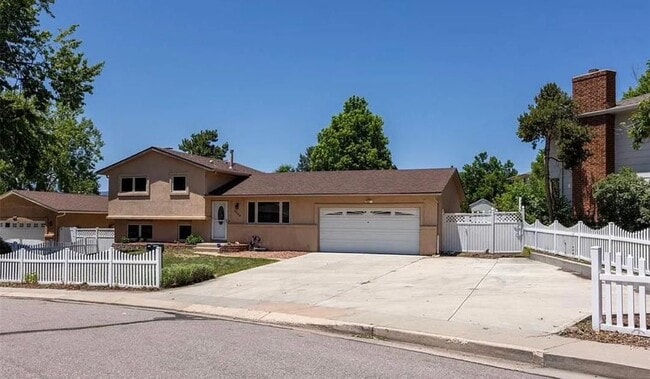 Building Photo - 5888 Eldora Dr