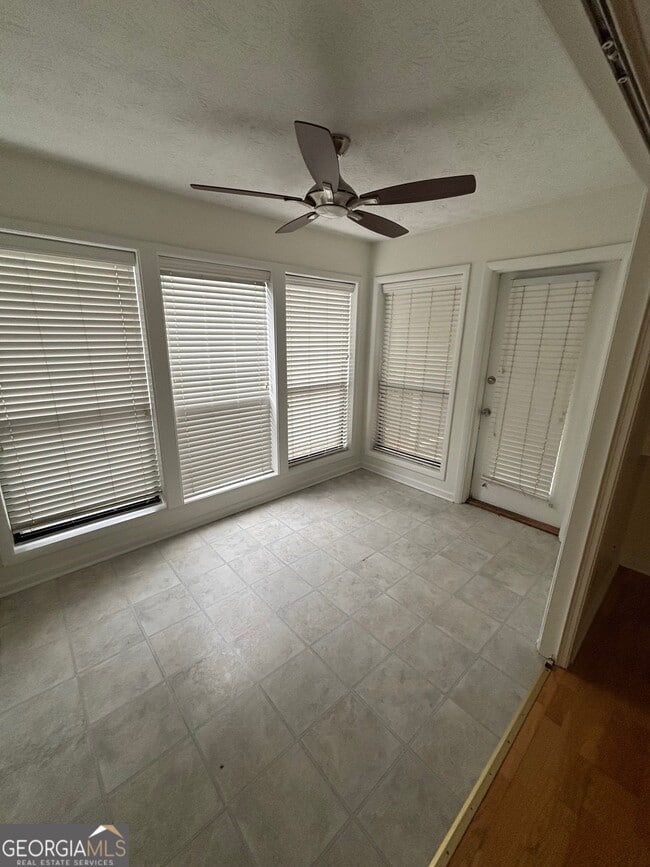 Photo - 301 Dunbar Dr