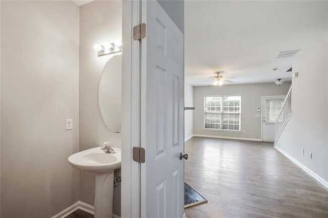 3322 Hidden Cove Cir NW