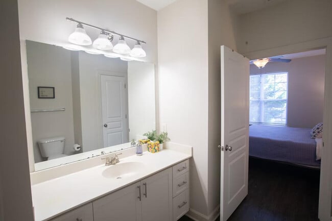 Photo - 2212 Brisbane Woods Way Unidad ID1225815P