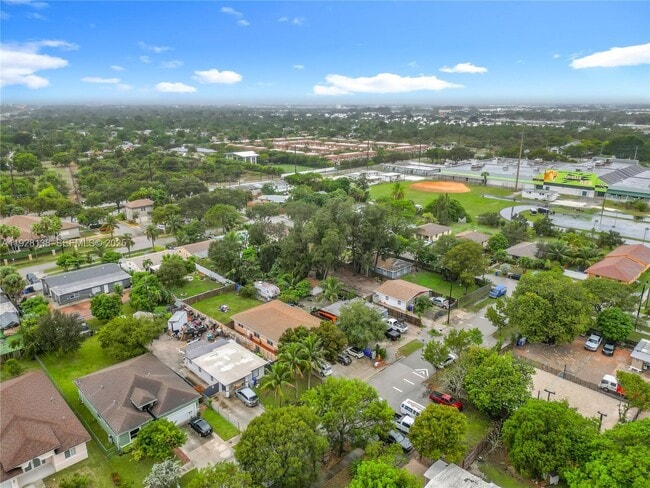 Photo - 530 NE 34th St Unidad 1