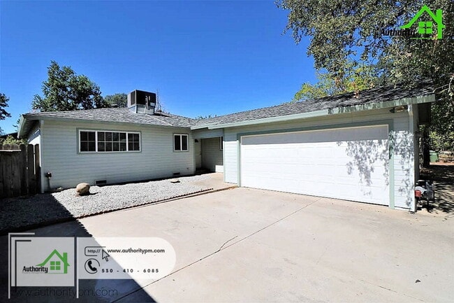 Photo - 2176 Oxford Rd