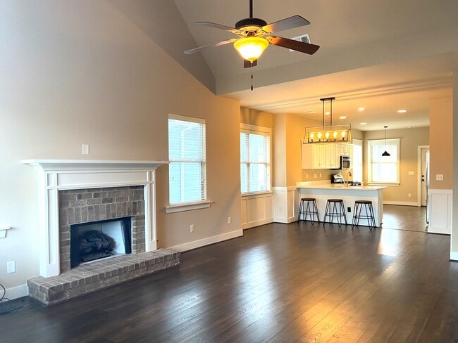 Photo - 1036 Crawford Ct