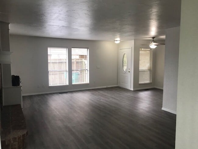 Photo - Completely Remodeled 2 Story Duplex - Putn...