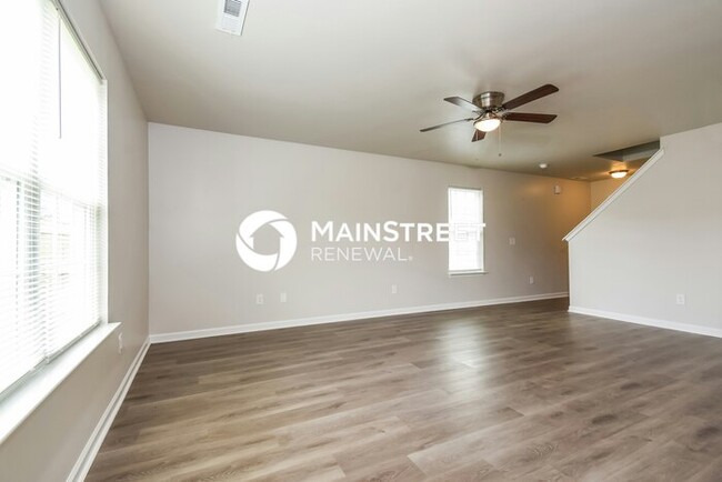 Photo - 3 Bedroom Pet-Friendly Home in Browns Summit, NC with Main Street Renewal