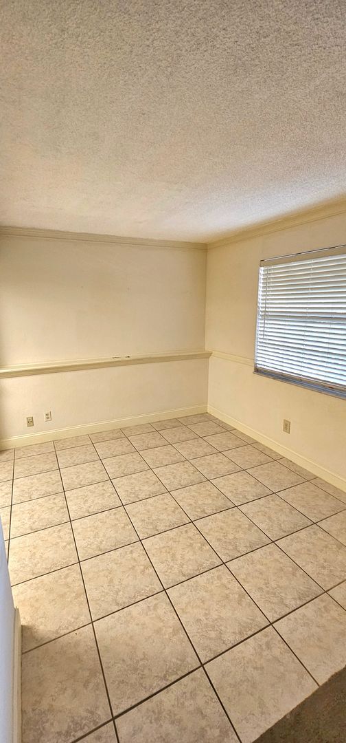 Photo - Riverfront Community with Resort Ammenities. 2/2 second Floor.