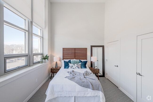 1 BR, 1 BA