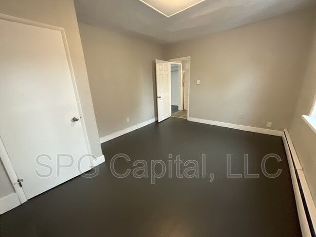 Photo - 422 N High St