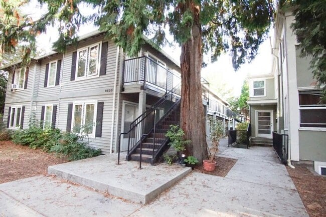 Building Photo - Renovated St Johns-1Bdr w/Modern Appliance... Unit 35-02 Rental