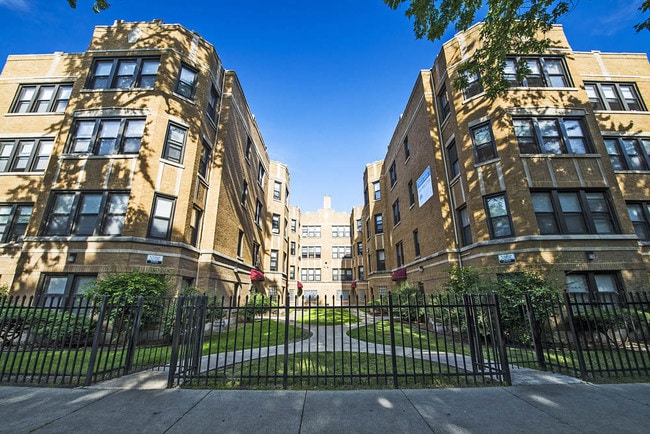 Building Photo - 8236 S Maryland Ave Rental