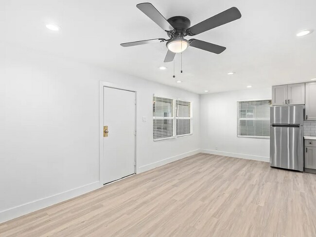 Photo - 498 N Arizona Ave Unidad 7