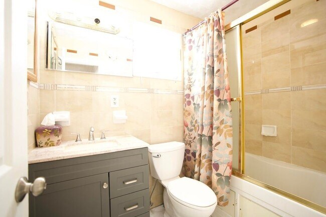 Photo - 2836 SW 4th Ct