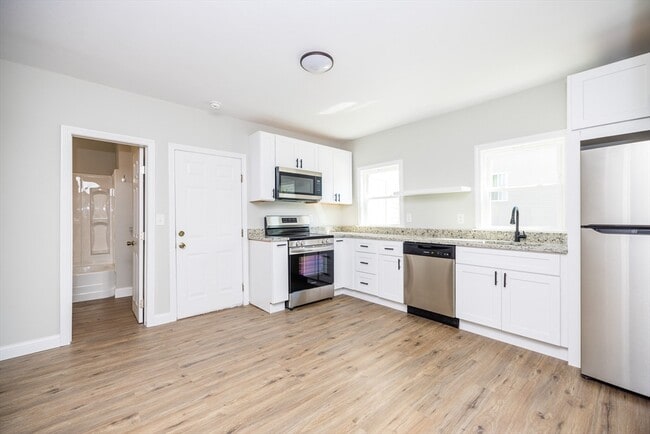 Building Photo - 5 S Harlem St Unit 1