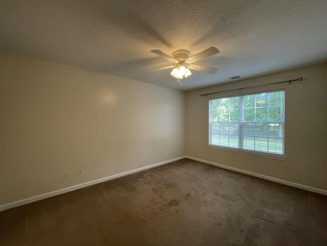 Photo - 233 Timber Wind Dr