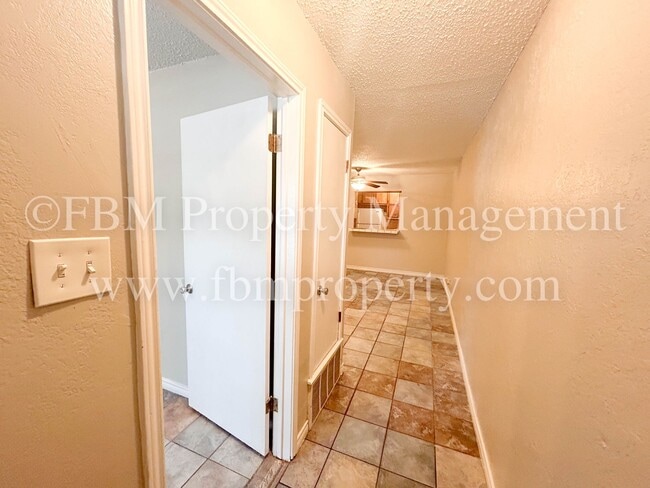 Photo - 2541 W Sycamore Ave Unit 2541