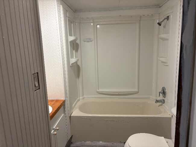 Photo - 9640 Gatun St