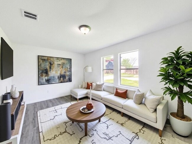 Photo - 4909 Holloway Dr