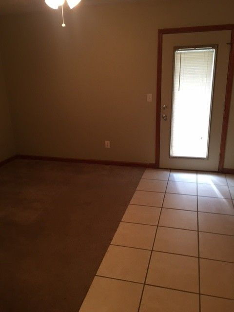 Photo - Perfect 1 Bedroom 1 Bathroom With Fenced In Backyard!