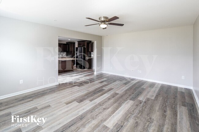 Photo - 413 Thoroughbred Dr