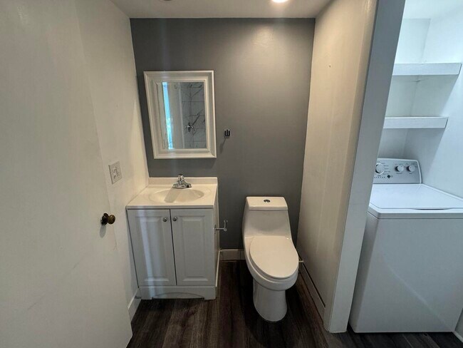 Photo - 3333 Meridian Way N