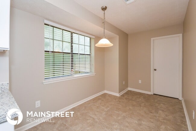 Photo - 170 Southmoor Cir