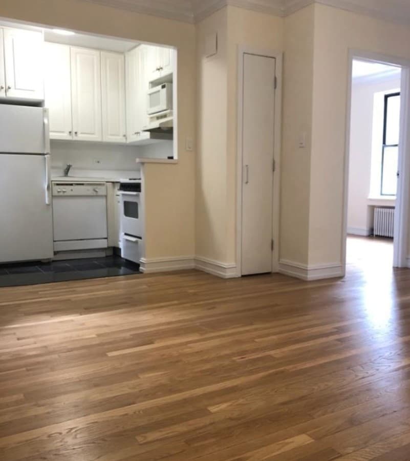 Photo - 326 E 57th St Apartment