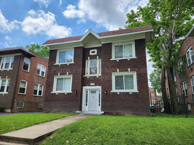 Building Photo - 6318 Cabanne Ave Unit Apt 1w