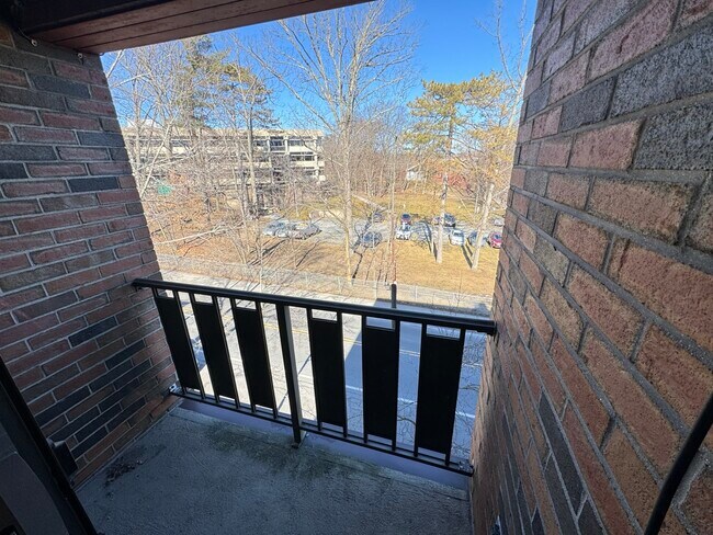 Photo - 46 Concord Ave Unidad 502