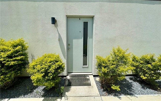 1308 E Iris Ave Unit 4