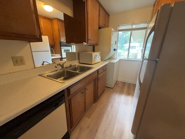 Photo - 605 Radcliffe Dr