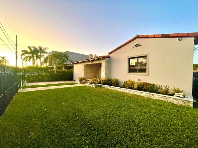 Photo - 3069 SW 21st St