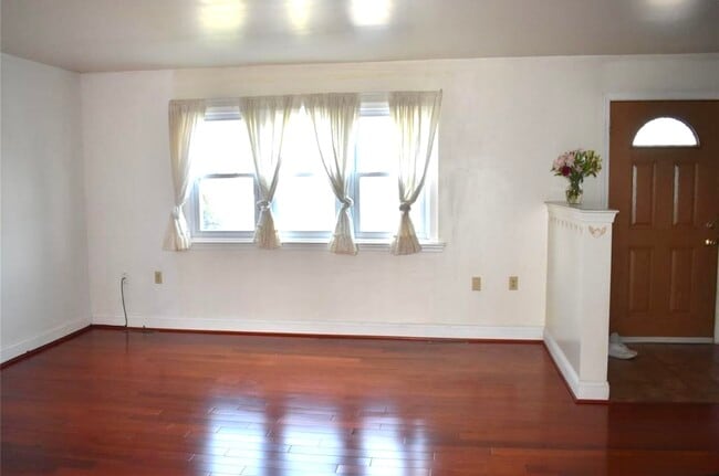 Photo - 1648 Angela Dr