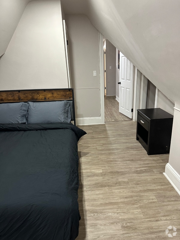 Building Photo - 204-18 115th Ave Unit Apt 2