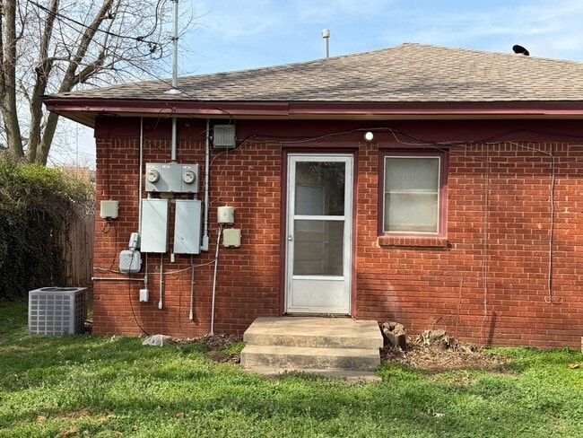 Photo - 1 bedroom 1 bath, Bethany Schools- Now Available