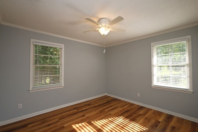 Photo - 1709 Azalea Dr