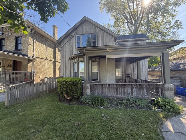 Building Photo - FOR RENT:732 Wellington St. – Available NOW!