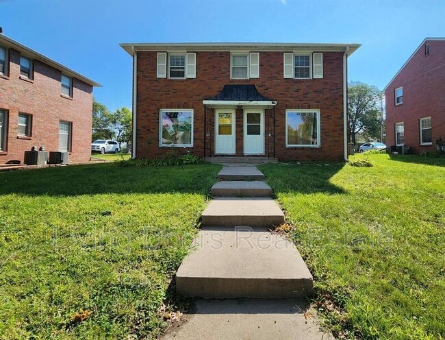 Building Photo - 312 S 47th St