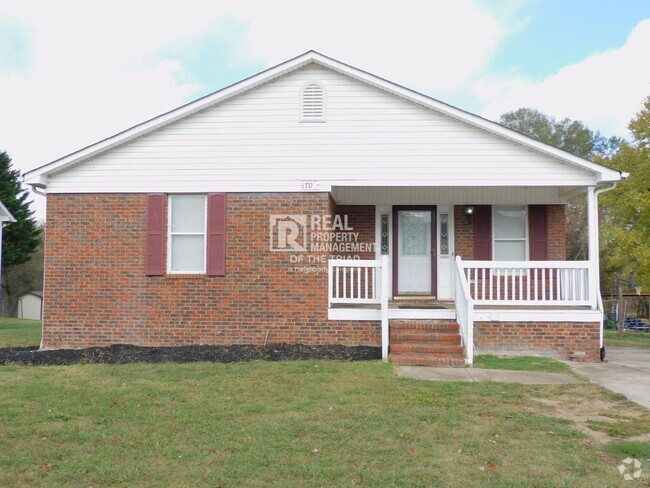 Building Photo - *Move in Special* Spacious 3BR/3.5BA with ... Rental