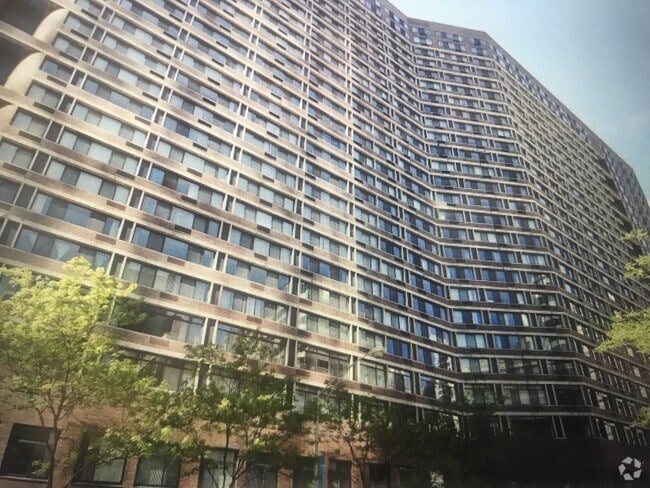 Building Photo - 211 E Ohio St Unit 1608 Rental