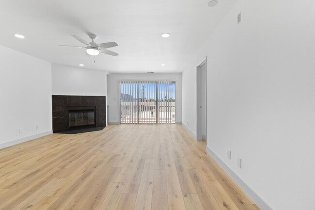 Photo - 208 E Imperial Ave