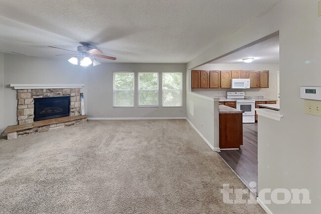 Photo - 7921 Crackling Ln