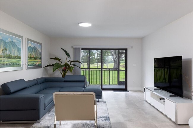 Building Photo - 16171 Blatt Blvd Unit 112 Rental